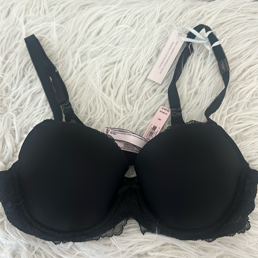 Victoria’s Secret lace black bra